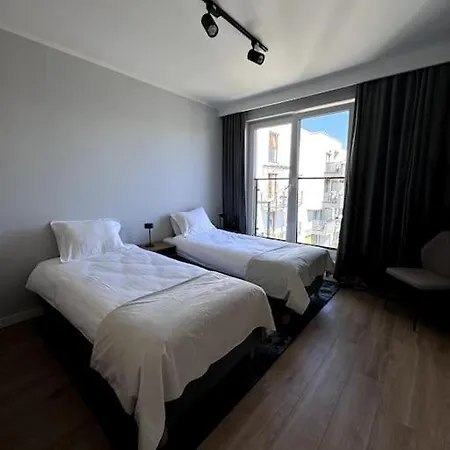 Bnp L Business And Pleasure Polanka Niemena *